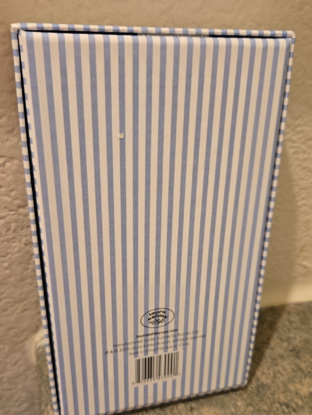 Laura Ashley Floral Ballpoint Pen Trio - White, Blue set of 3 brand new - Picture 3 of 3